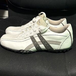 Men’s Skechers White and Gray Casual Sneakers size 10